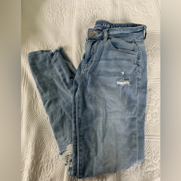 Denim - American Eagle 6 L Long Jegging Light Destroyed Next Level Stretch Denim Jeans